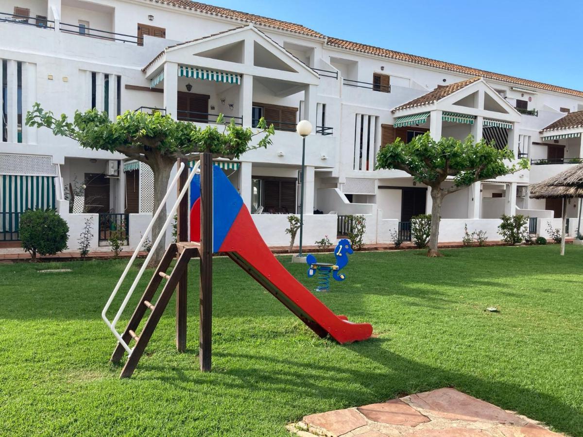 Chalet Adosado En Urbanizacion Con Precioso Jardin เดเนีย ภายนอก รูปภาพ